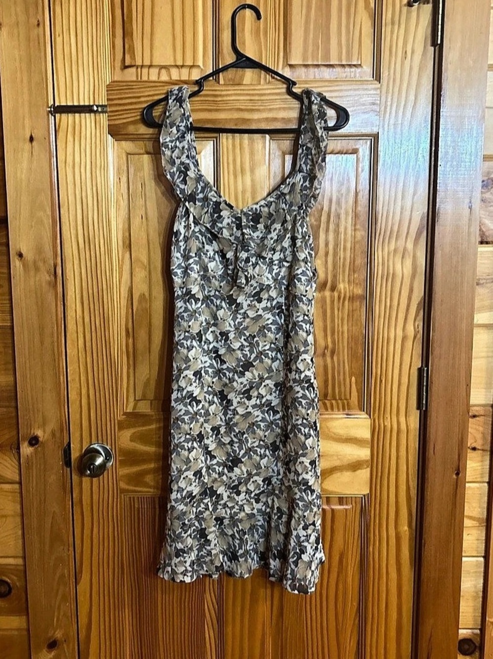 LOFT Floral Midi Dress in Gray & Brown Size 6 Like New